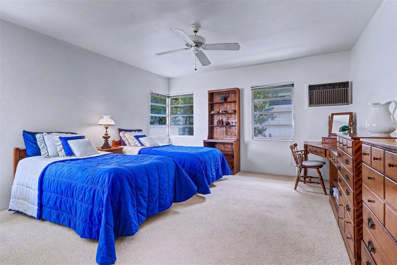 18206 Sunset Boulevard, Redington Shores, FL 33708 Photo