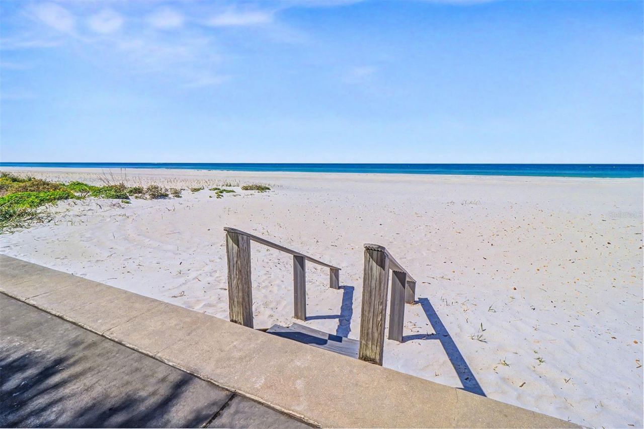 18206 Sunset Boulevard, Redington Shores, FL 33708 Photo