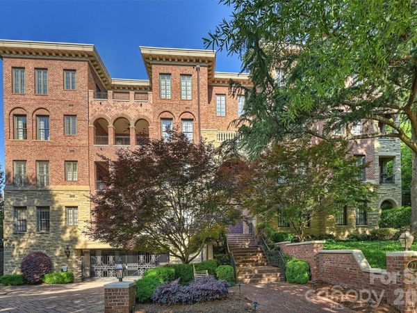 2210 Roswell Avenue, Unit 204, Charlotte, NC 28207