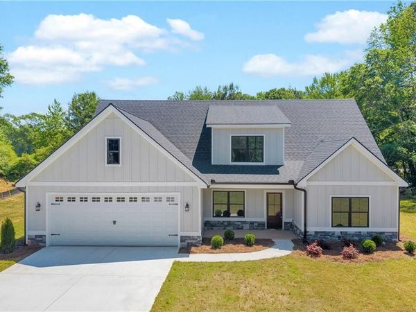 89 Huntington Drive , Lavonia, GA 30553