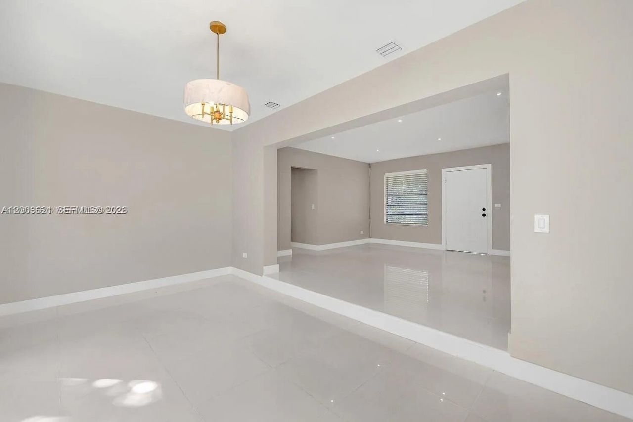 12015 NE 7th Ave , Biscayne Park, FL 33161 Photo