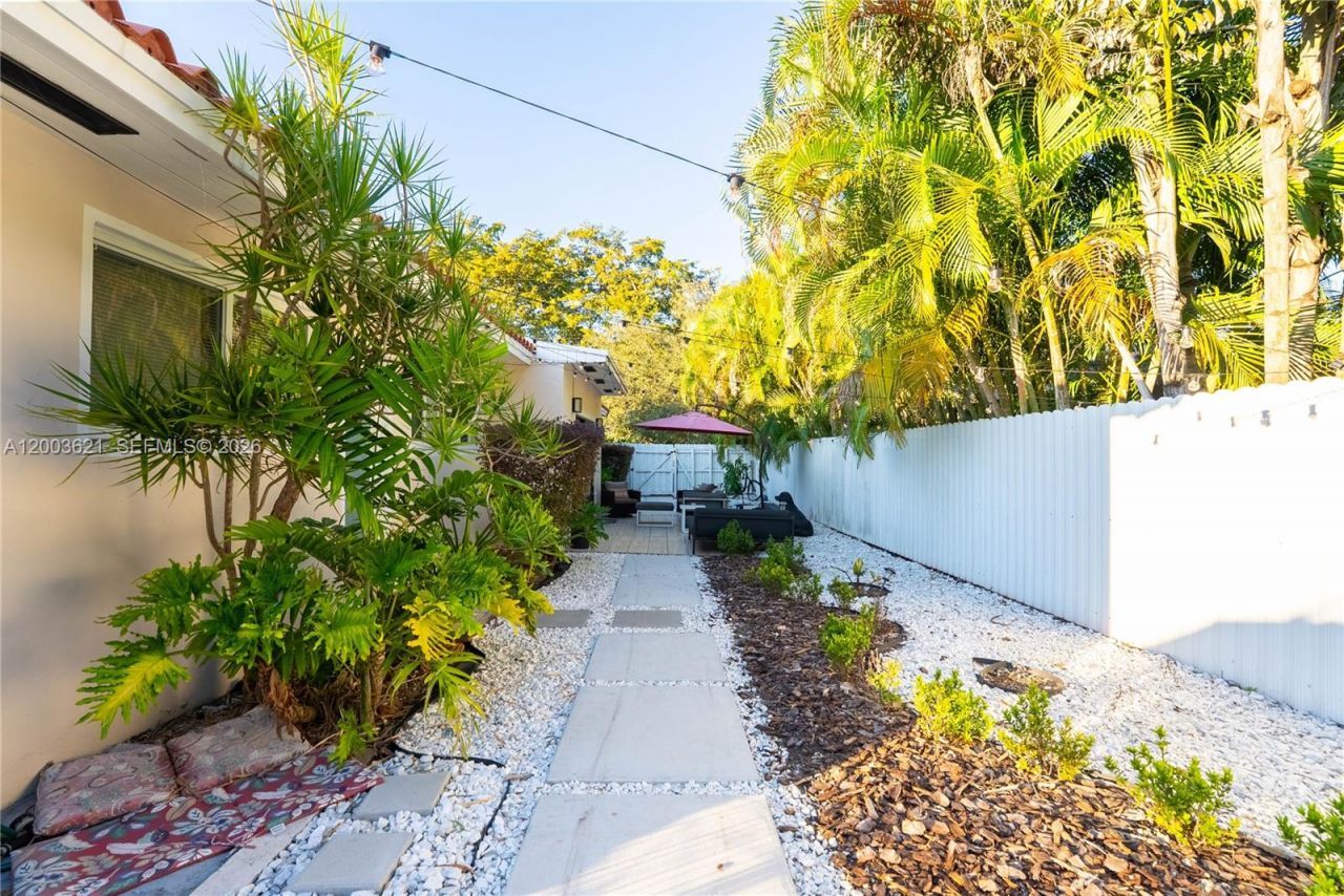 12015 NE 7th Ave , Biscayne Park, FL 33161 Photo