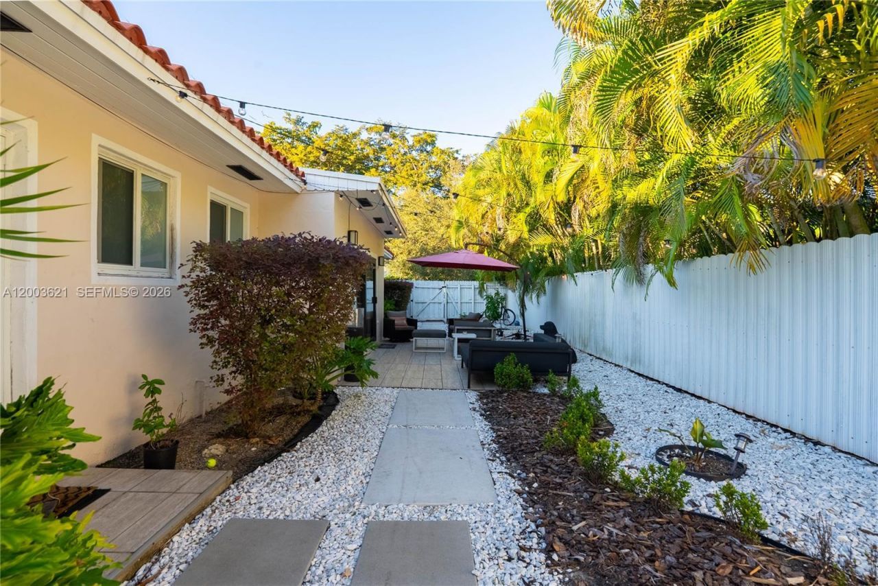 12015 NE 7th Ave , Biscayne Park, FL 33161 Photo