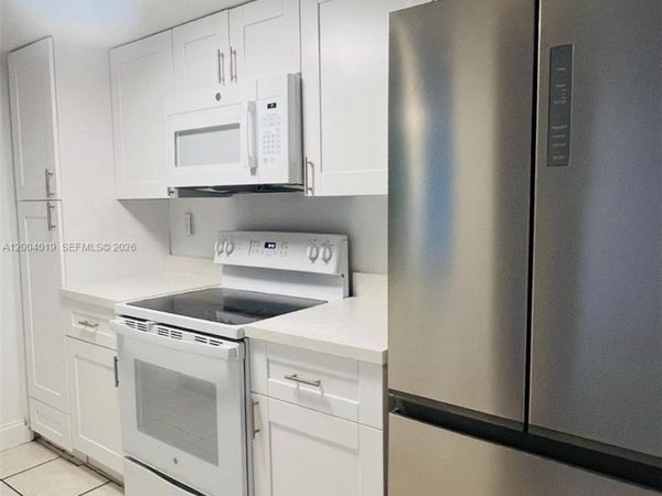 7075 NW 186th St, Unit C205, Hialeah, FL 33015