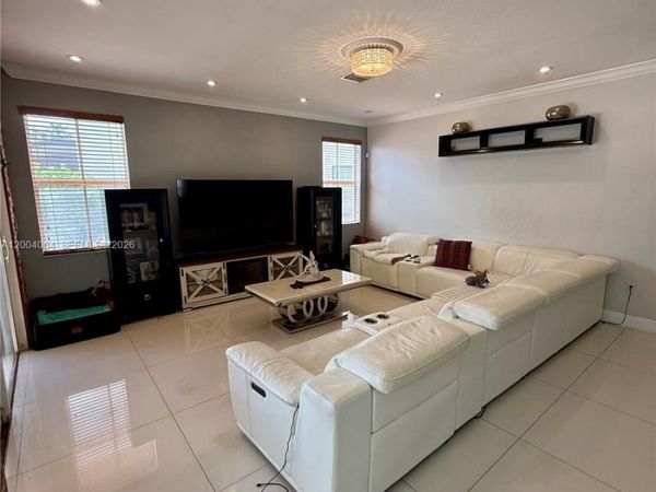 15465 SW 117th St , Miami, FL 33196