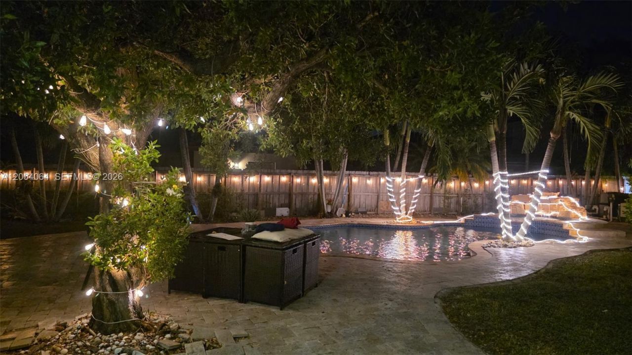 15465 SW 117th St , Miami, FL 33196 Photo