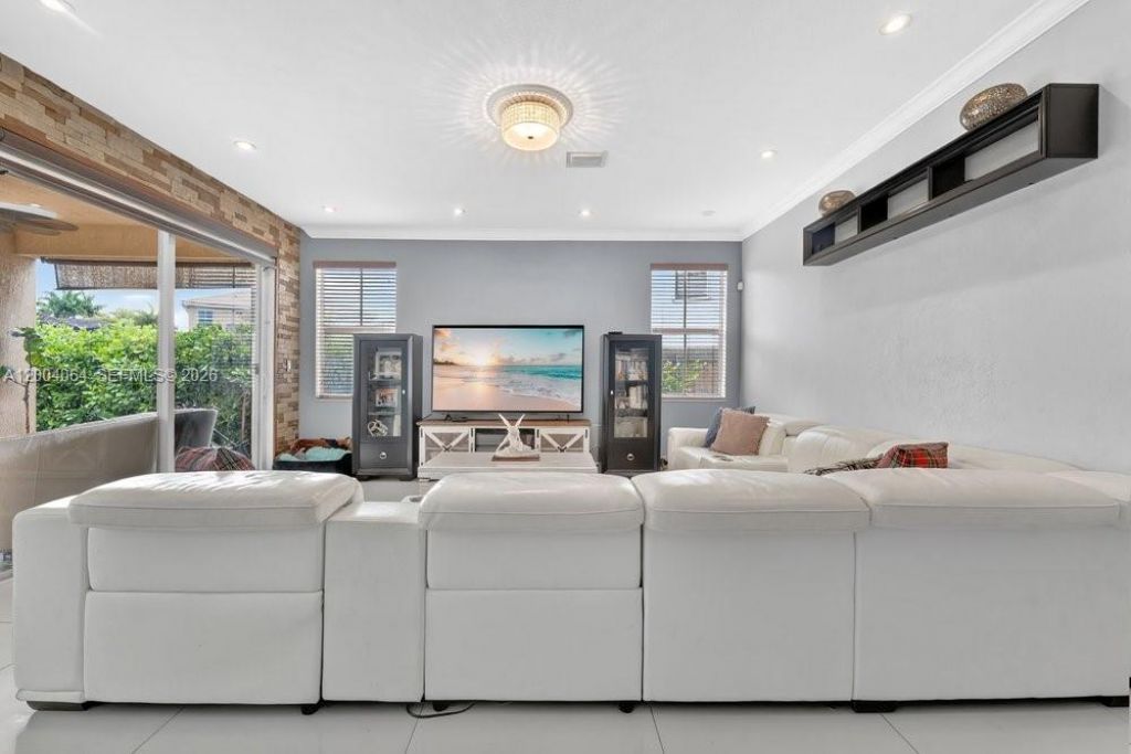 15465 SW 117th St, Miami, FL 33196 Photo