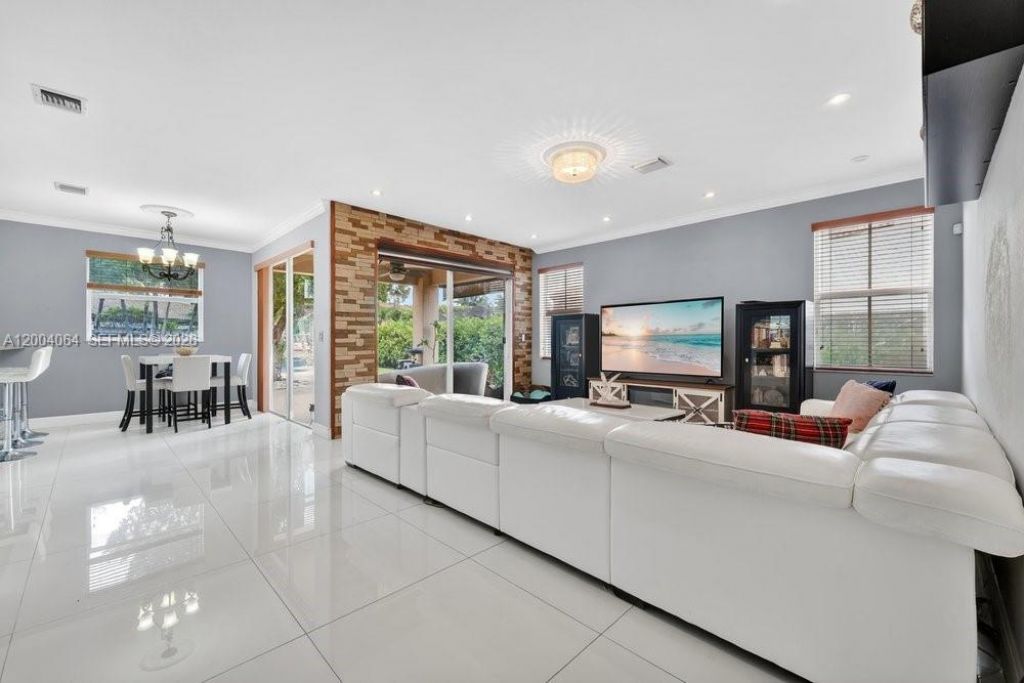 15465 SW 117th St, Miami, FL 33196 Photo