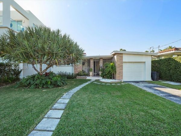 9424 Carlyle Ave , Surfside, FL 33154