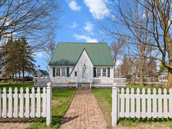 83 E South Avenue, Hesperia, MI 49421