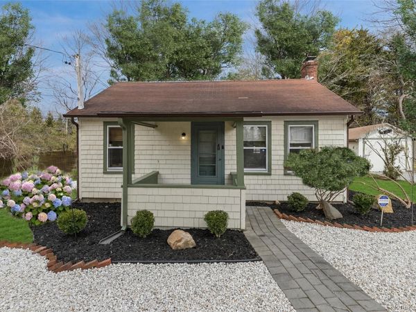 424 Main Street , Westhampton Beach, NY 11978