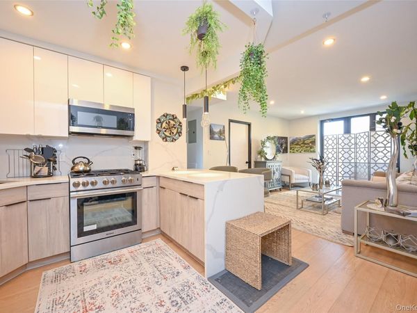 116-17 Grosvenor Lane, Unit 3A, Kew Gardens, NY 11418