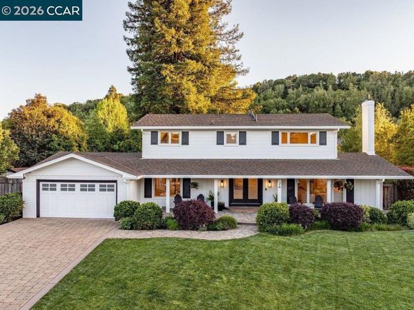 26 Juniper Way , Moraga, CA 94556