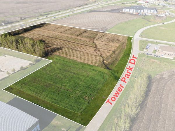 +/- 12.23 Acres Tower Park Drive, Waterloo, IA 50701