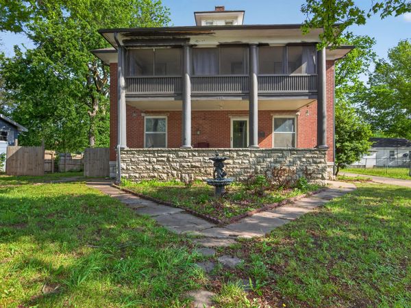 612 W Cherry Street , Nevada, MO 64772