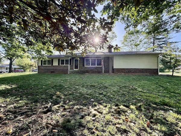 212 Vine Street , Mountain View, MO 65548