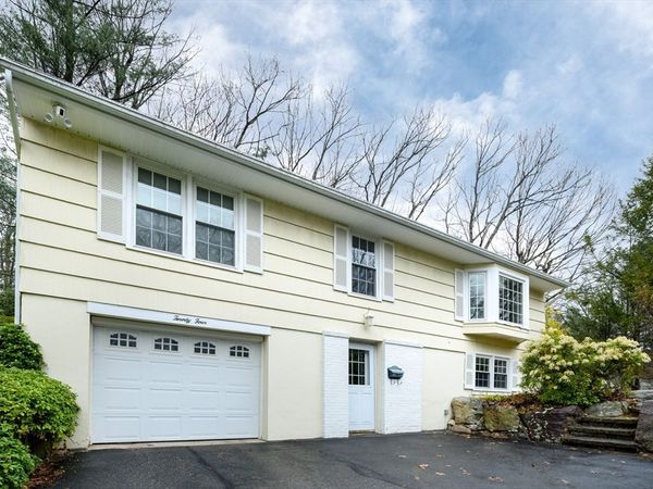 24 Centerwood Dr, Holden, MA 01520