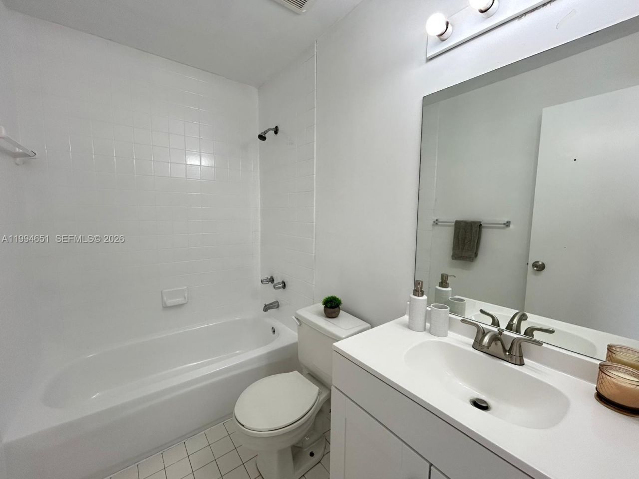 6255 Kendale Lakes Cr , Unit 225, Miami, FL 33183 Photo