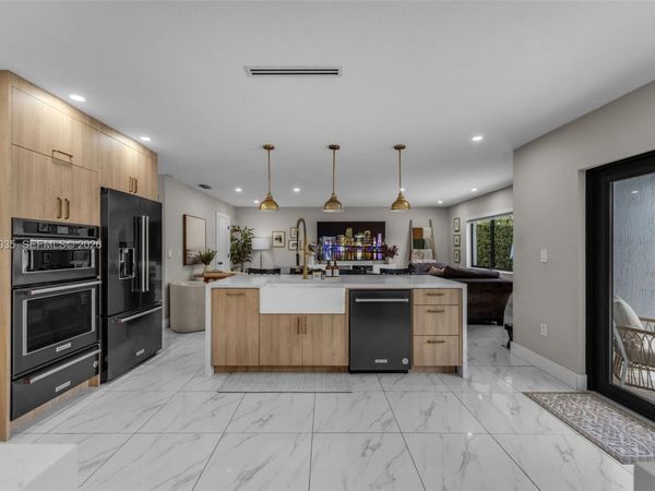 15465 SW 114 ST , Miami, FL 33196