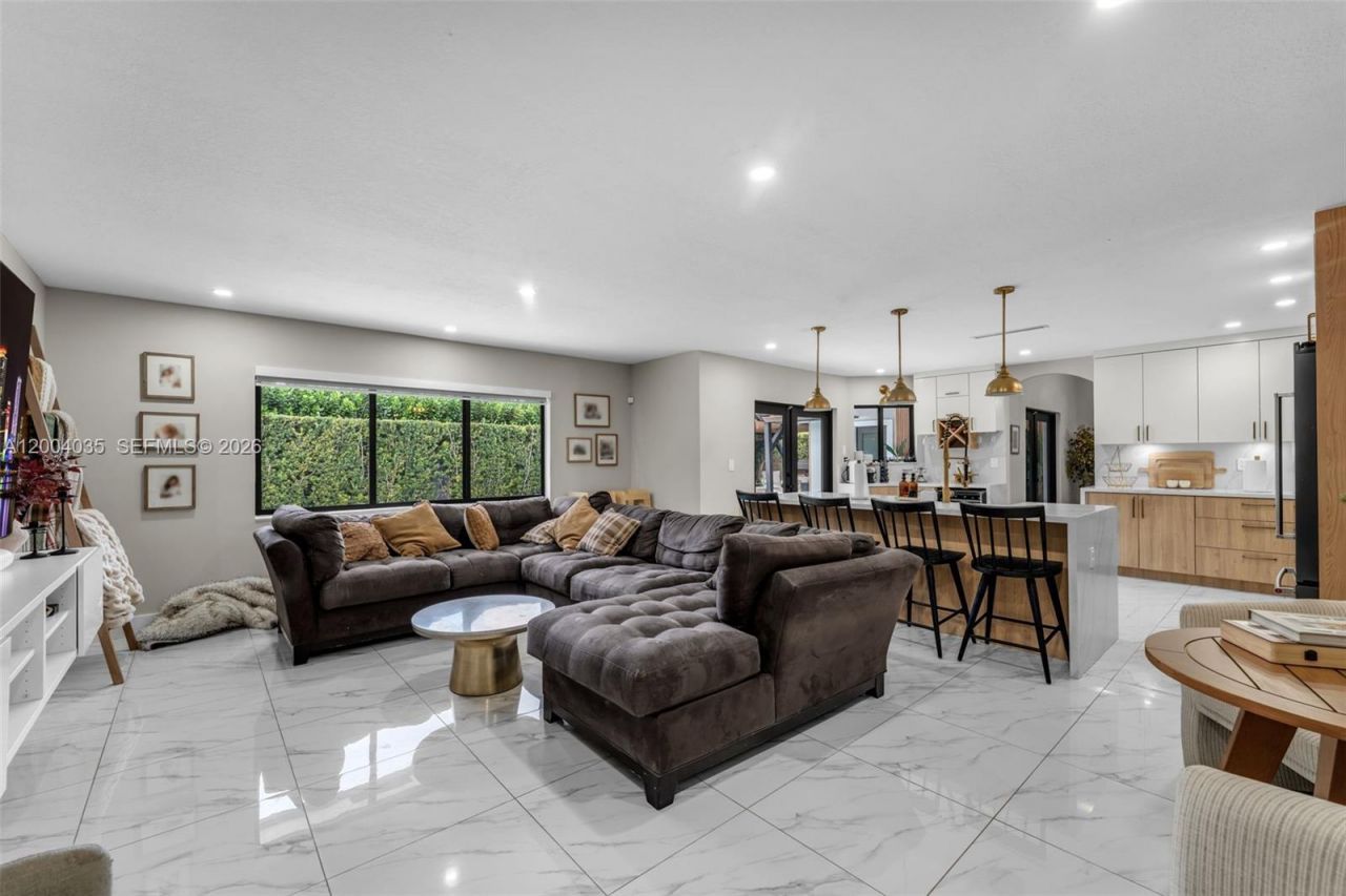 15465 SW 114 St , Miami, FL 33196 Photo