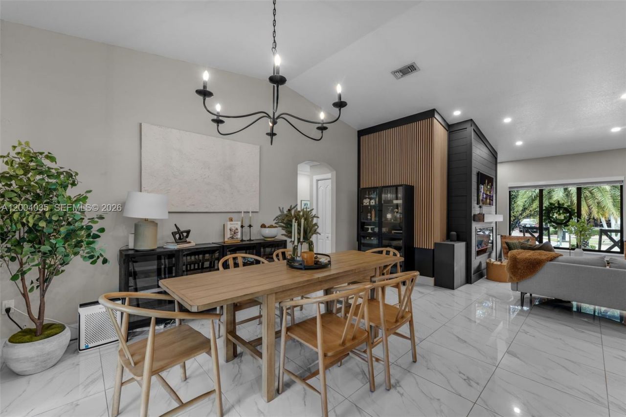 15465 SW 114 St , Miami, FL 33196 Photo