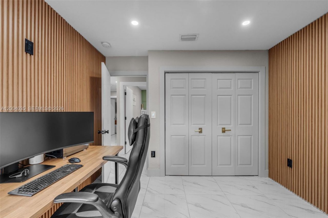 15465 SW 114 St , Miami, FL 33196 Photo