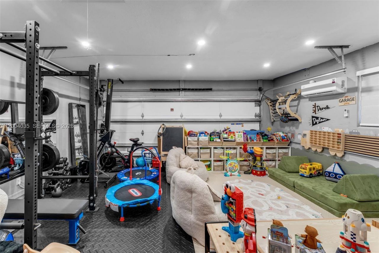 15465 SW 114 St , Miami, FL 33196 Photo