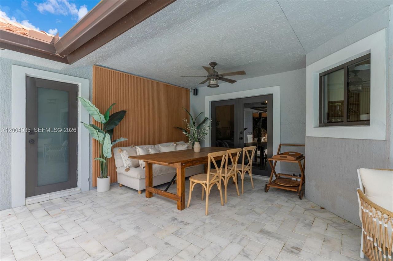 15465 SW 114 St , Miami, FL 33196 Photo