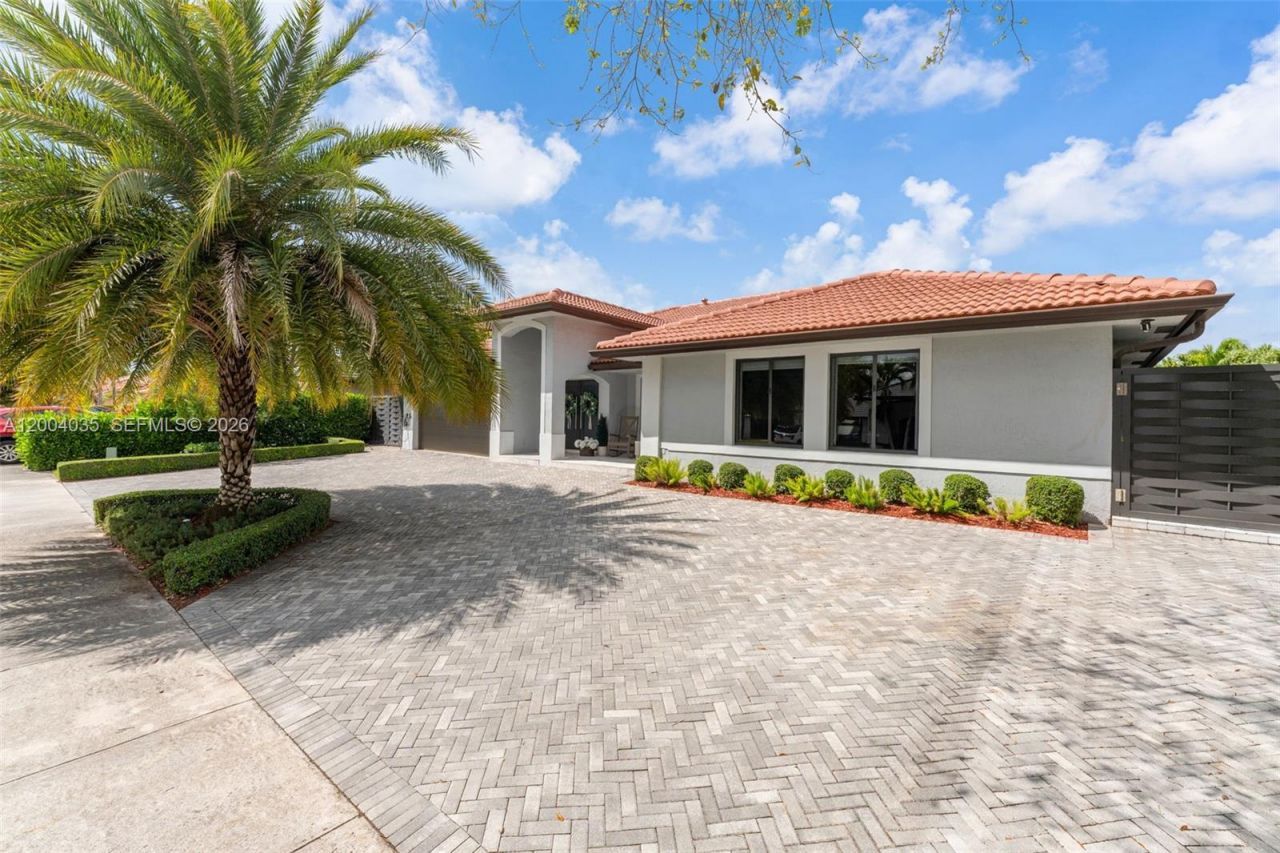 15465 SW 114 St , Miami, FL 33196 Photo