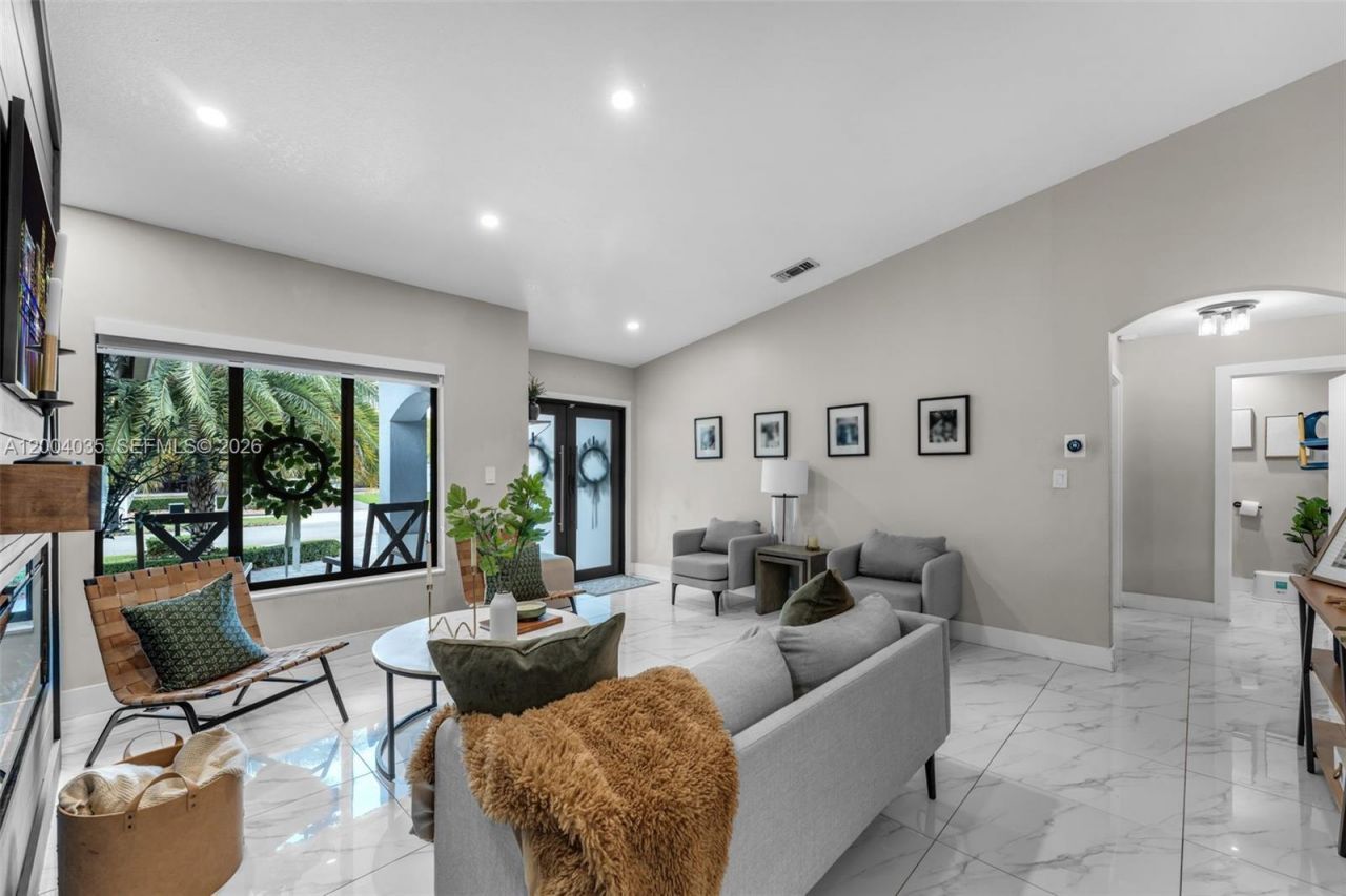 15465 SW 114 St , Miami, FL 33196 Photo