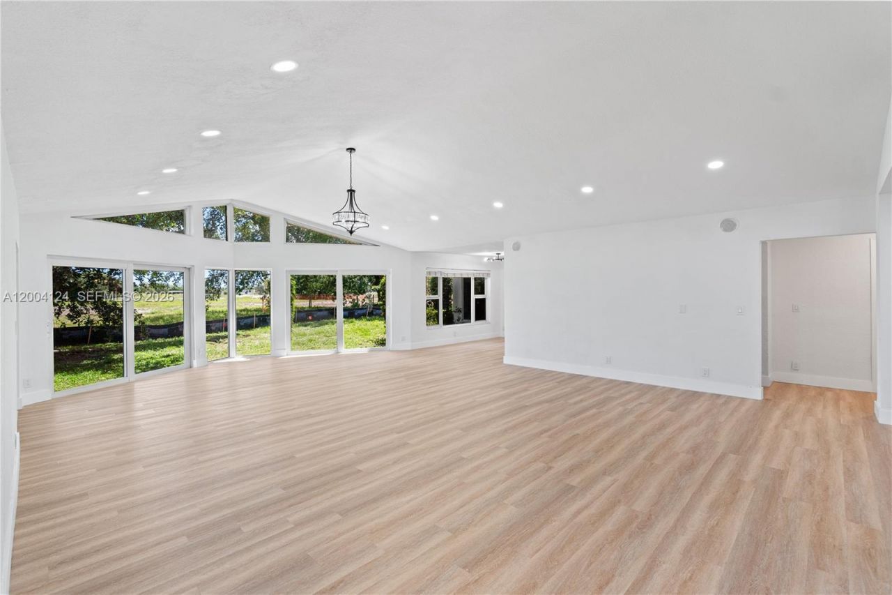 4508 King Palm Dr, Tamarac, FL 33319 Photo