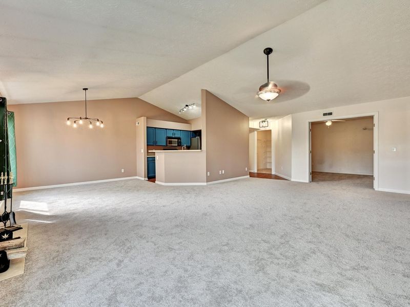 1460 Taramore Drive, Unit 301, Florence, KY 41042 Photo 12