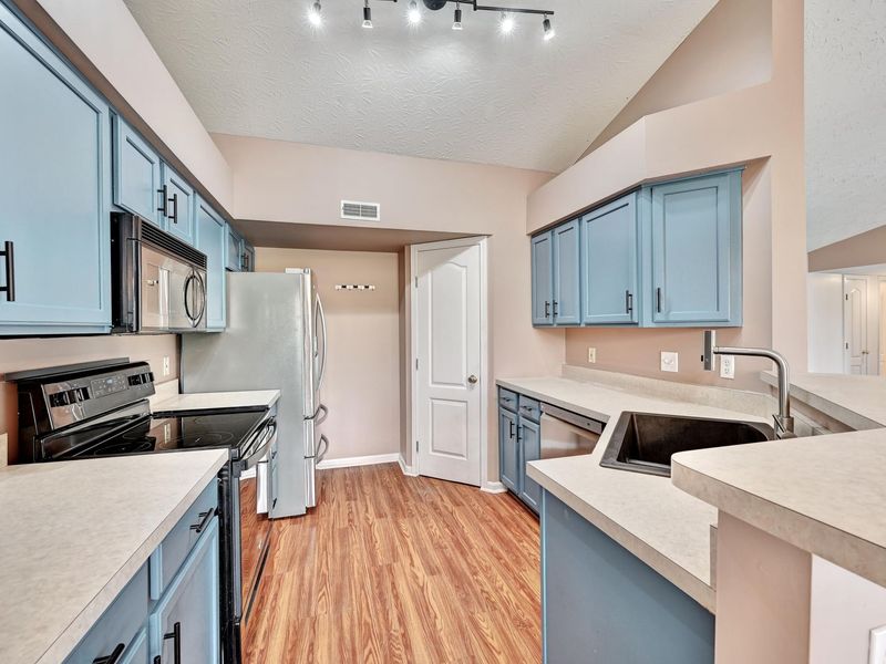 1460 Taramore Drive, Unit 301, Florence, KY 41042 Photo 13