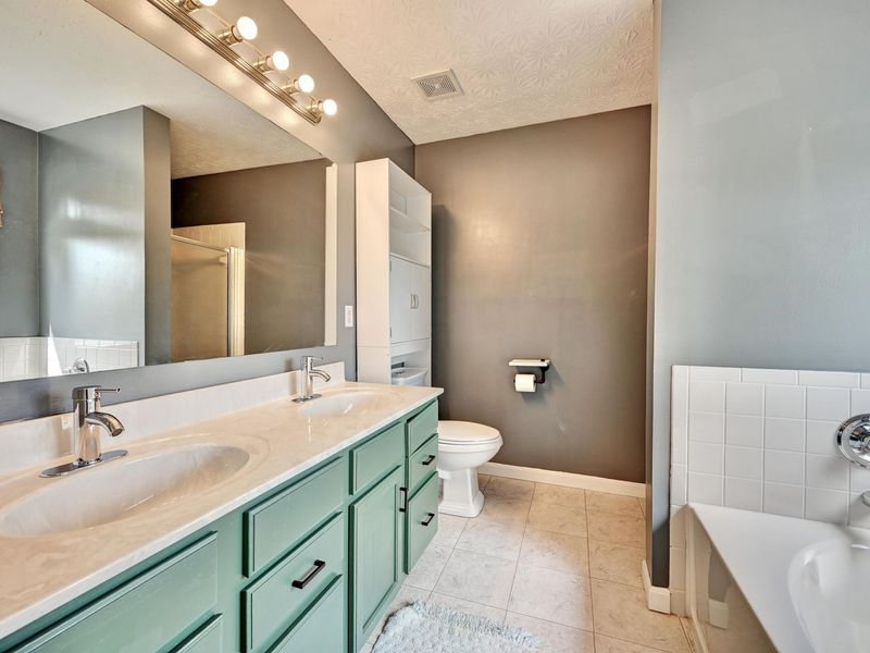 1460 Taramore Drive, Unit 301, Florence, KY 41042 Photo 19