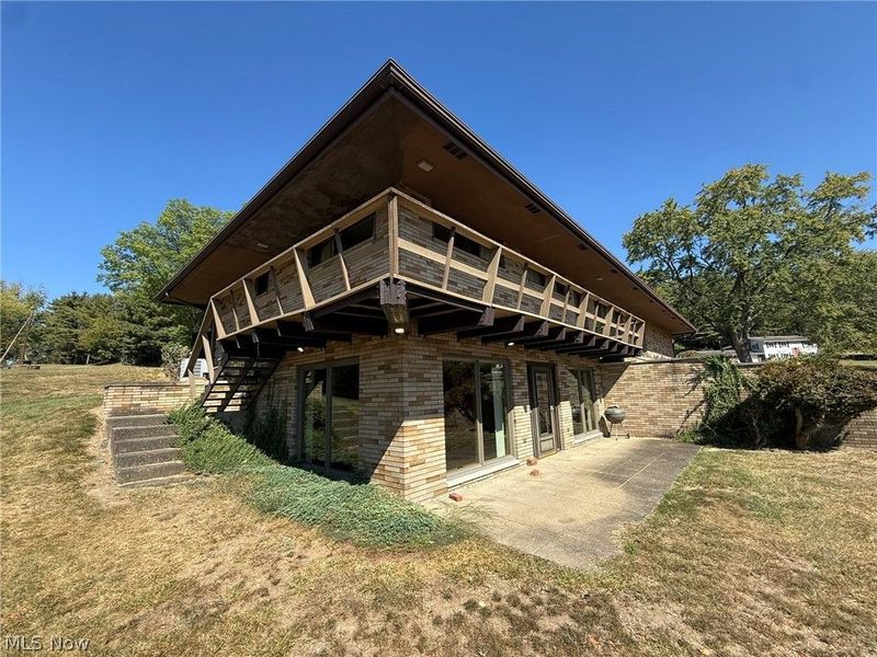 2902 Downeys Hill Drive NE, Dover, OH 44622 Photo 1