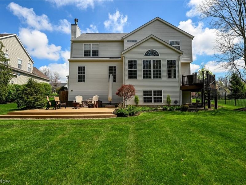 980 Queens Gate Way, Wadsworth, OH 44281 Photo 2