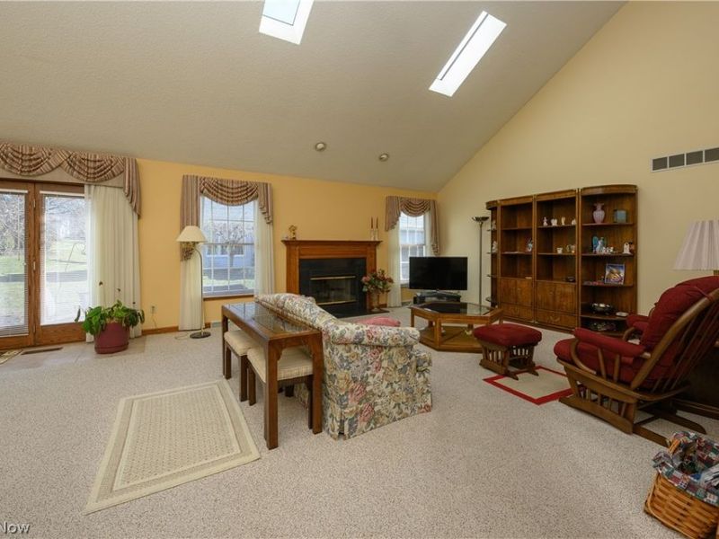 1358 S Azalea Boulevard, Barberton, OH 44203 Photo 12