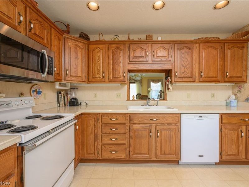 1358 S Azalea Boulevard, Barberton, OH 44203 Photo 16