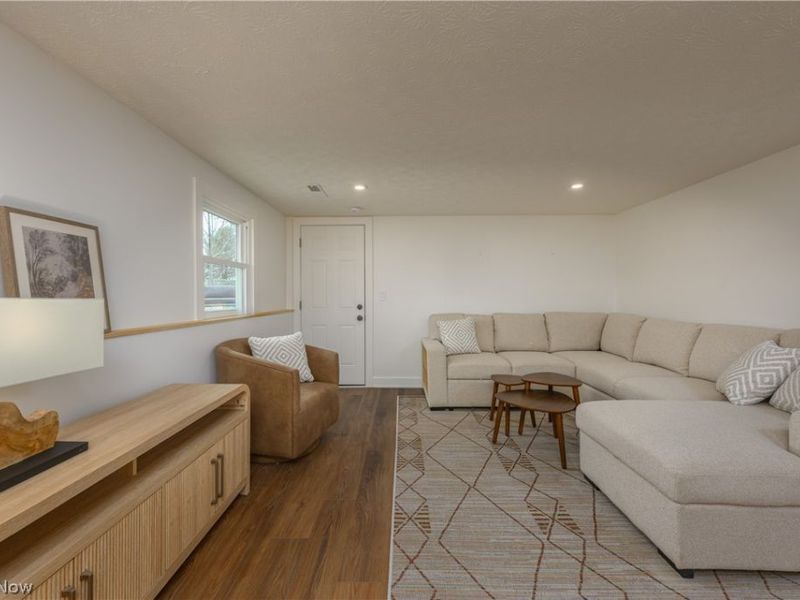 11490 Peach Glen Avenue NW, Uniontown, OH 44685 Photo 10