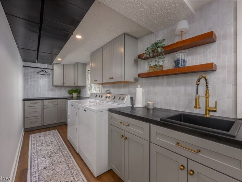 11490 Peach Glen Avenue NW, Uniontown, OH 44685 Photo 11