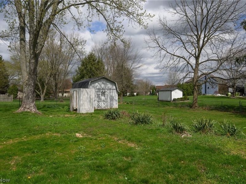 11490 Peach Glen Avenue NW, Uniontown, OH 44685 Photo 33