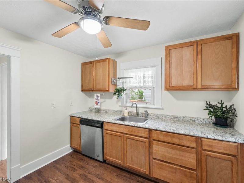 588 Jackson Street, Amherst, OH 44001 Photo 11