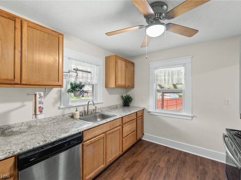 588 Jackson Street, Amherst, OH 44001 Photo 13