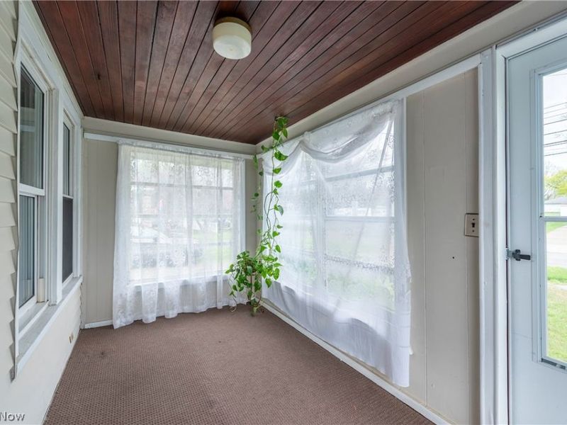 588 Jackson Street, Amherst, OH 44001 Photo 3