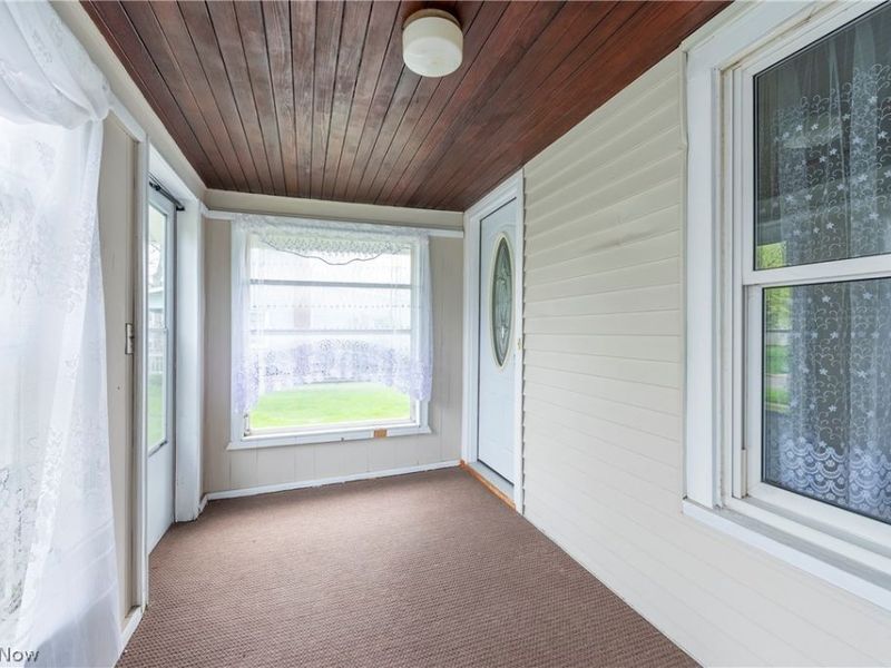 588 Jackson Street, Amherst, OH 44001 Photo 4