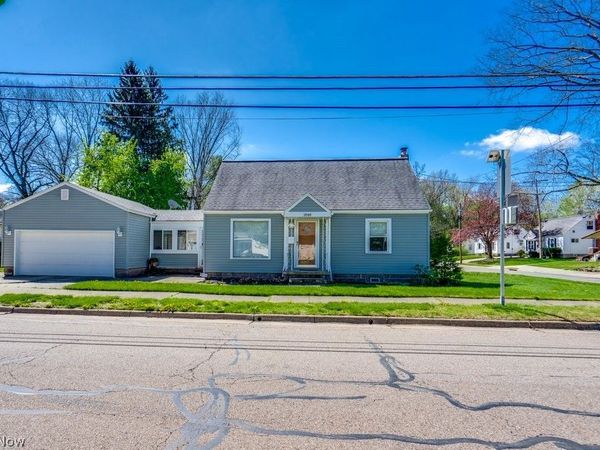 2048 Congo Street , Akron, OH 44305