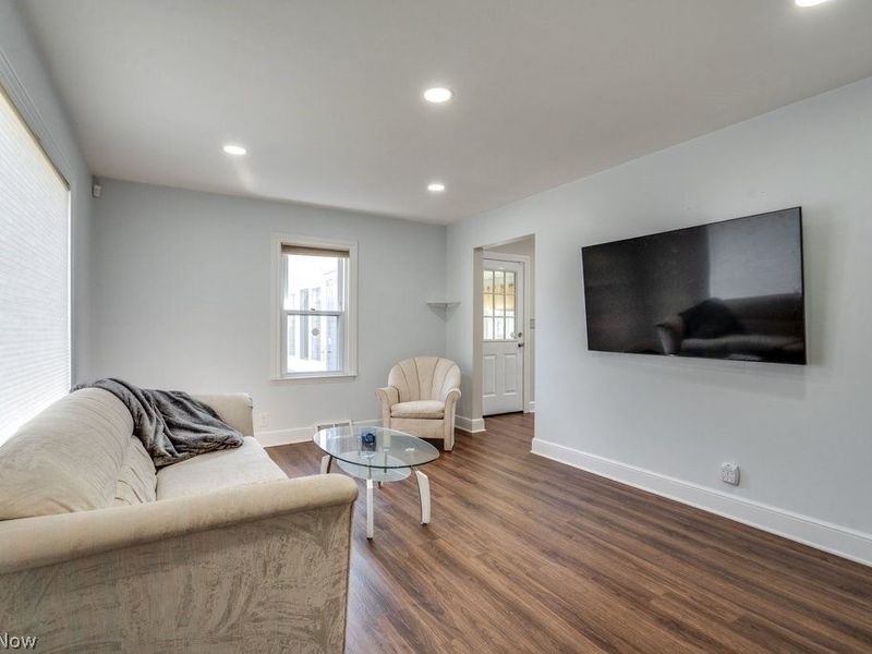 2048 Congo Street, Akron, OH 44305 Photo 3