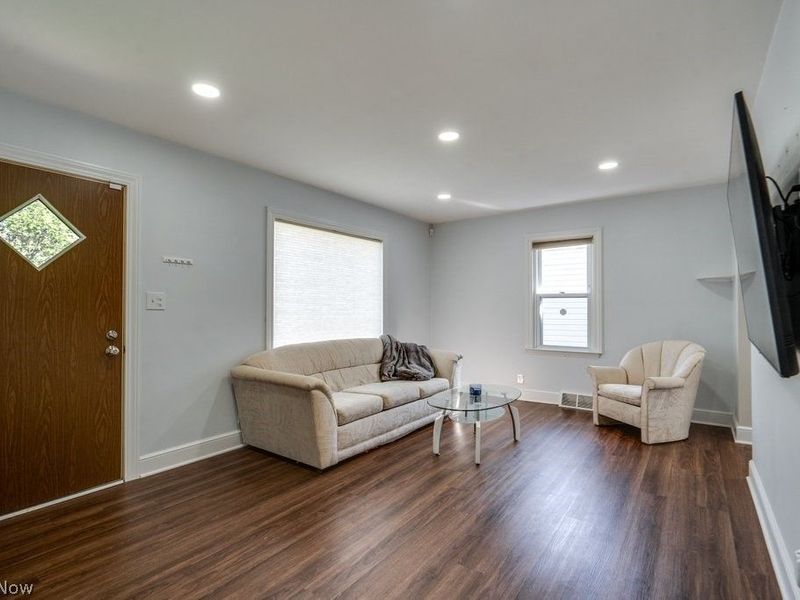 2048 Congo Street, Akron, OH 44305 Photo 4