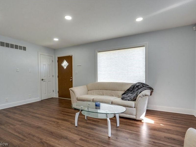 2048 Congo Street, Akron, OH 44305 Photo 6