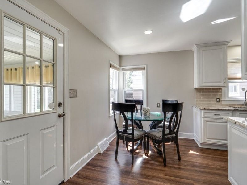 2048 Congo Street, Akron, OH 44305 Photo 8